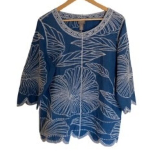 Chico’s Blue Enlarged Flower Artisan Popover Top 16 - Picture 1 of 4